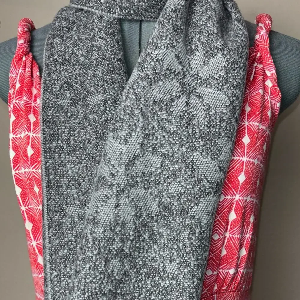 NWT Cejon Women's Gray Scarf Snowflake Pattern Heather Gray w/ fringe wrap scarf